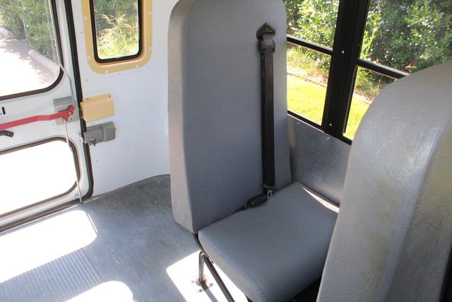 2011 Chevrolet Express 3500 10 Passenger Kinder Care School Bus | Irving, Texas | Lonestar Automart Inc. 2011 Chevrolet Express 3500 10 Passenger Kinder Care School Bus | Irving, Texas | Lonestar Automart Inc.