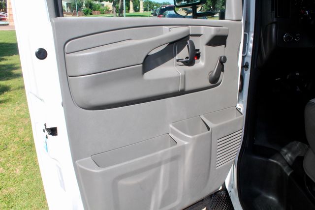 2011 Chevrolet Express 3500 10 Passenger Kinder Care School Bus | Irving, Texas | Lonestar Automart Inc. 2011 Chevrolet Express 3500 10 Passenger Kinder Care School Bus | Irving, Texas | Lonestar Automart Inc.