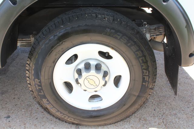 2011 Chevrolet Express 3500 10 Passenger Kinder Care School Bus | Irving, Texas | Lonestar Automart Inc. 2011 Chevrolet Express 3500 10 Passenger Kinder Care School Bus | Irving, Texas | Lonestar Automart Inc.