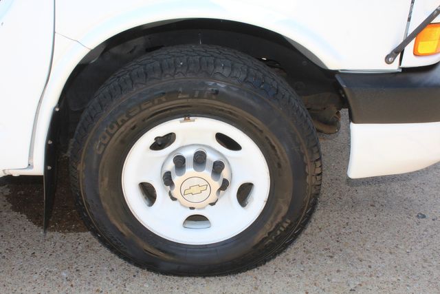 2011 Chevrolet Express 3500 10 Passenger Kinder Care School Bus | Irving, Texas | Lonestar Automart Inc. 2011 Chevrolet Express 3500 10 Passenger Kinder Care School Bus | Irving, Texas | Lonestar Automart Inc.