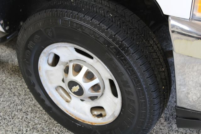 2011 Chevrolet Silverado 2500HD Service Body Work Truck | Roscoe, IL | Autoland Outlets 2011 Chevrolet Silverado 2500HD Service Body Work Truck | Roscoe, IL | Autoland Outlets