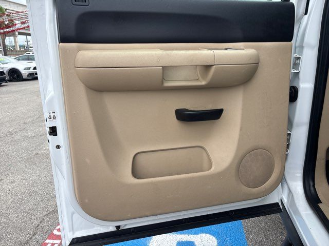 2011 Chevrolet Silverado 2500HD LT | San Antonio, TX | Clear Choice Automotive South 2011 Chevrolet Silverado 2500HD LT | San Antonio, TX | Clear Choice Automotive South