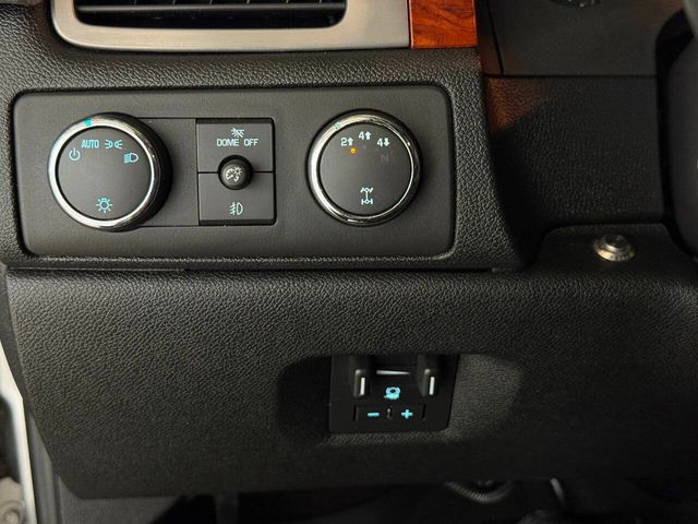 2011 Chevrolet Silverado 3500HD LTZ | Houston, TX | Houston Auto Credit 2011 Chevrolet Silverado 3500HD LTZ | Houston, TX | Houston Auto Credit