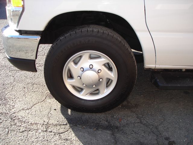 2011 Ford E-Series E-350 SD XLT - 15 PASSENGER | Charlotte, North Carolina | ADVENTURE VANS 2011 Ford E-Series E-350 SD XLT - 15 PASSENGER | Charlotte, North Carolina | ADVENTURE VANS