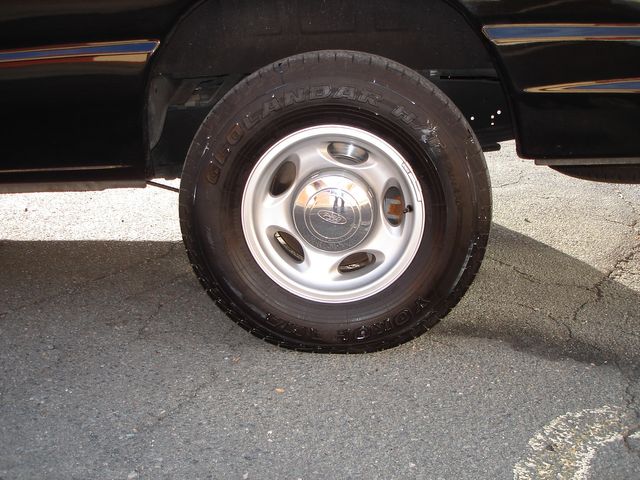 2011 Ford E-Series E-350 SD XLT - 10 PASSENGER | Charlotte, North Carolina | ADVENTURE VANS 2011 Ford E-Series E-350 SD XLT - 10 PASSENGER | Charlotte, North Carolina | ADVENTURE VANS