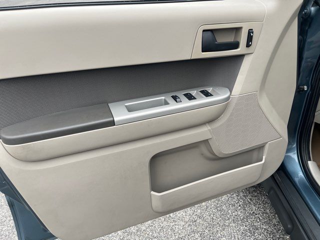 2011 Ford Escape XLT APPEARANCE V6 2WD Imports and More Inc