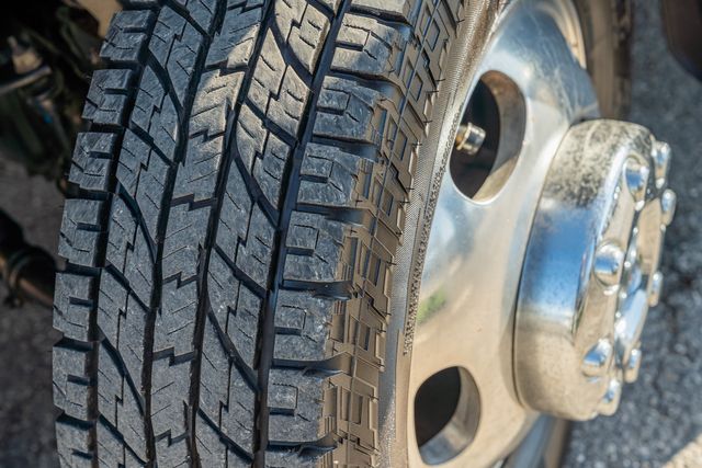 2011 Ford F-350 Super Duty Lariat ULTIMATE LONG BED DRW FX4 / CLEAN CARFAX | Austin, TX | Rocky Mountain Truck Stop Austin