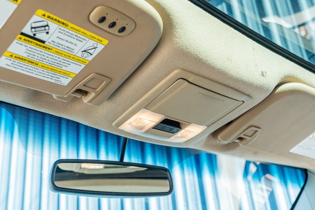 2011 Ford F-350 Super Duty Lariat ULTIMATE LONG BED DRW FX4 / CLEAN CARFAX | Austin, TX | Rocky Mountain Truck Stop Austin 2011 Ford F-350 Super Duty Lariat ULTIMATE LONG BED DRW FX4 / CLEAN CARFAX | Austin, TX | Rocky Mountain Truck Stop Austin