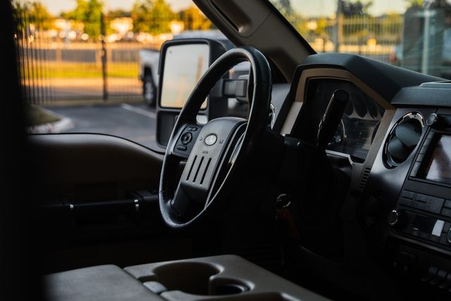 2011 Ford F-350 Super Duty Lariat CREW CAB LONG BED DRW 4X4 / CLEAN CARFAX | Austin, TX | Rocky Mountain Truck Stop Austin 2011 Ford F-350 Super Duty Lariat CREW CAB LONG BED DRW 4X4 / CLEAN CARFAX | Austin, TX | Rocky Mountain Truck Stop Austin