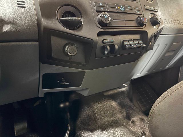 2011 Ford F-350 Super Duty XL 4x4 4dr SuperCab 162 in. WB DRW Chassis | Houston, TX | Houston Auto Credit 2011 Ford F-350 Super Duty XL 4x4 4dr SuperCab 162 in. WB DRW Chassis | Houston, TX | Houston Auto Credit