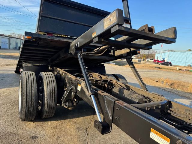 2011 Freightliner M-106