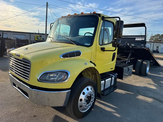 2011 Freightliner M-106