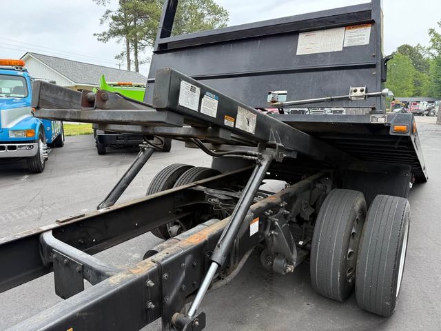 2011 Freightliner M-106