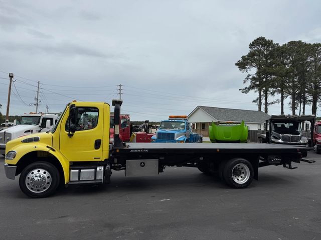 2011 Freightliner M-106