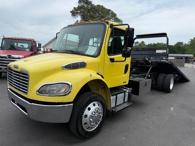 2011 Freightliner M-106