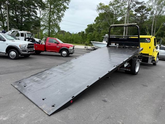 2011 Freightliner M-106
