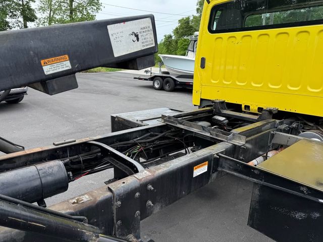 2011 Freightliner M-106