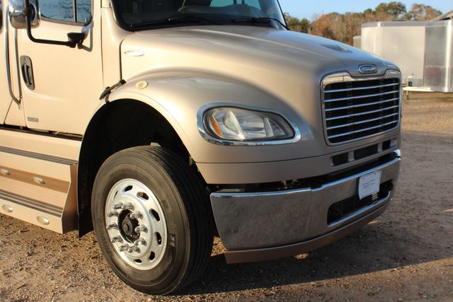 2011 Freightliner M2 106 SportChassis RHA Luxury Hauler | CONROE, TX | SportChassis/ Featherlite Trailers of Texas