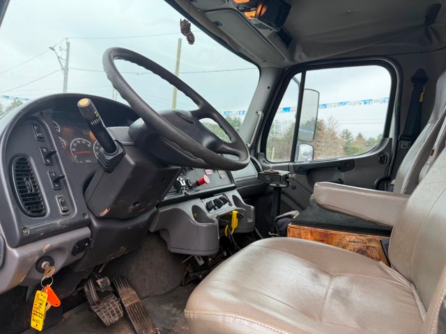 2011 Freightliner M2~106