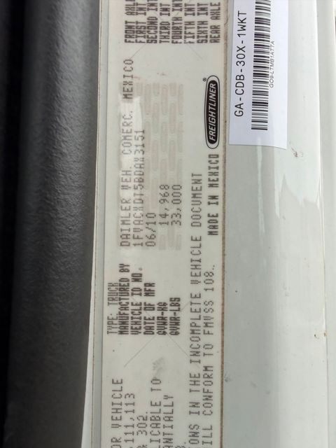 2011 Freightliner M2~106