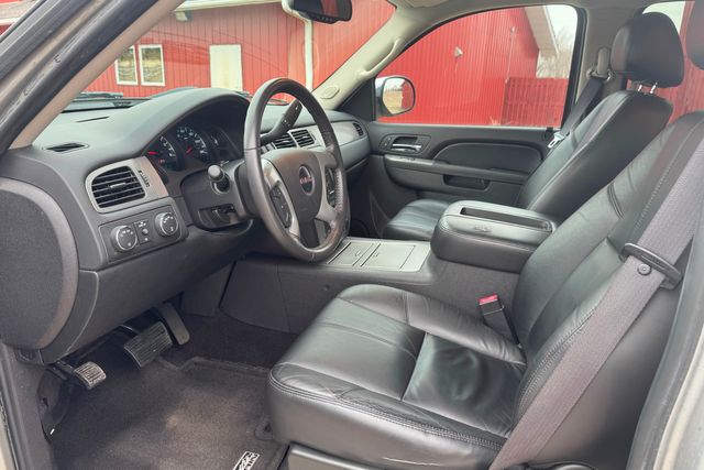 2011 GMC Sierra 1500 SLT Z71 | Roscoe, IL | Autoland Outlets