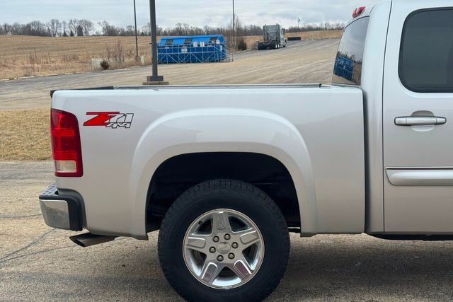 2011 GMC Sierra 1500 SLT Z71 | Roscoe, IL | Autoland Outlets