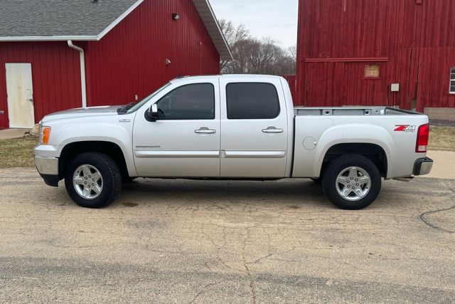 2011 GMC Sierra 1500 SLT Z71 | Roscoe, IL | Autoland Outlets