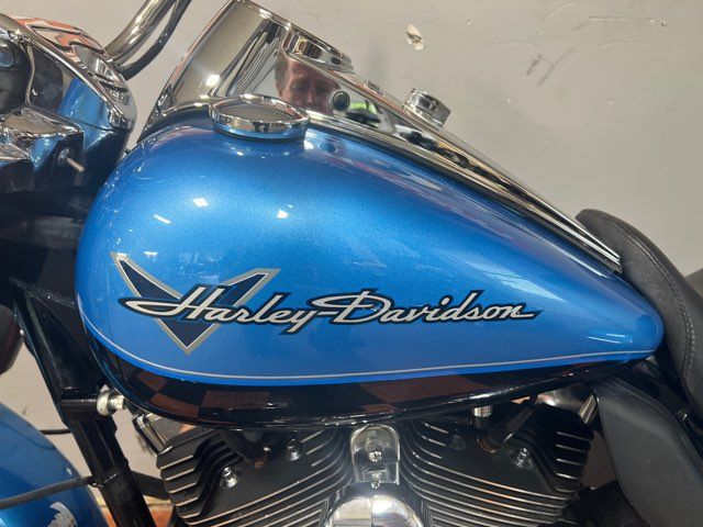 2011 Harley-Davidson Road King Base