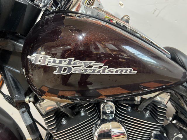 2011 Harley-Davidson Street Glide Base