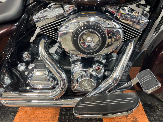 2011 Harley-Davidson Street Glide Base