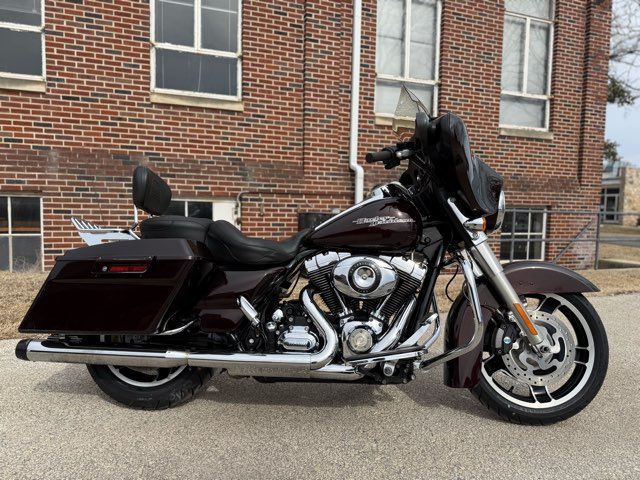 2011 Harley-Davidson Street Glide Base