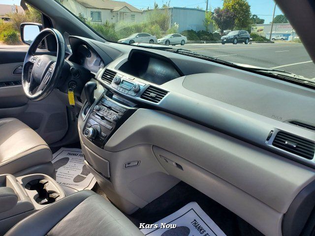 2011 Honda Odyssey Touring 5-Speed Automatic
