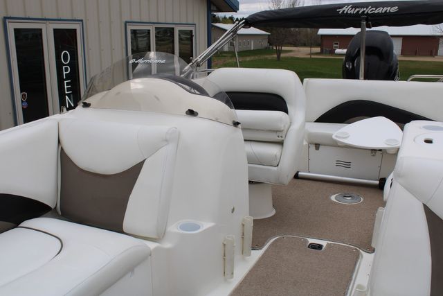 2011 HURRICANE FUN DECK 202