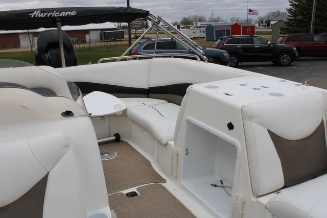 2011 HURRICANE FUN DECK 202