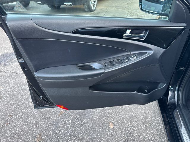 2011 Hyundai SONATA Limited 2.0T