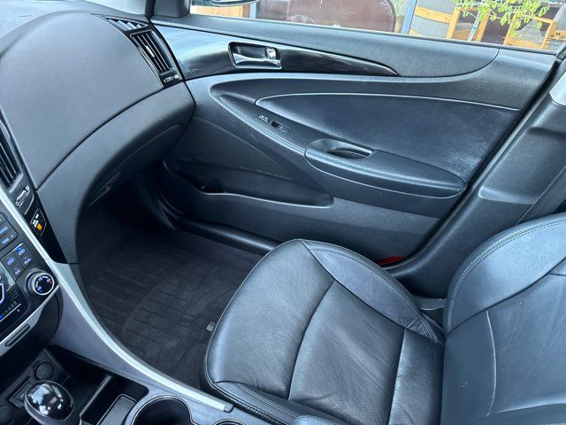 2011 Hyundai SONATA Limited 2.0T