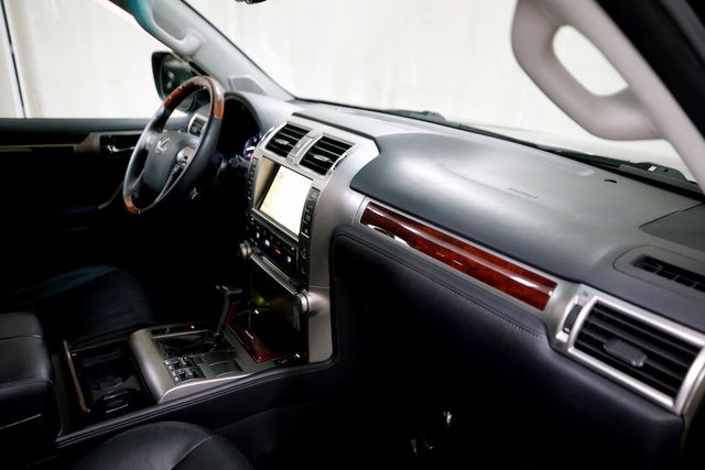 2011 Lexus GX 460 | Burbank, California | MDK International 2011 Lexus GX 460 | Burbank, California | MDK International