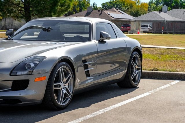 2011 Mercedes-Benz SLS AMG Base 2011 Mercedes-Benz SLS AMG Base