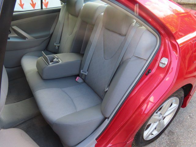 2011 Toyota Camry SE 6-Spd AT 