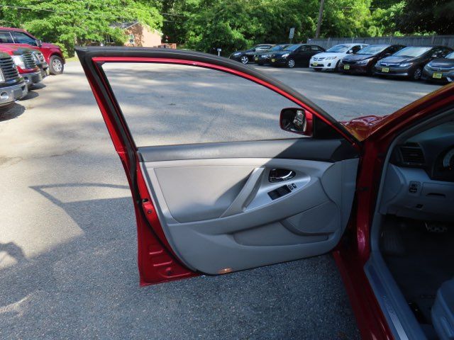 2011 Toyota Camry SE 6-Spd AT 