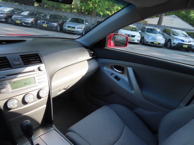 2011 Toyota Camry SE 6-Spd AT 