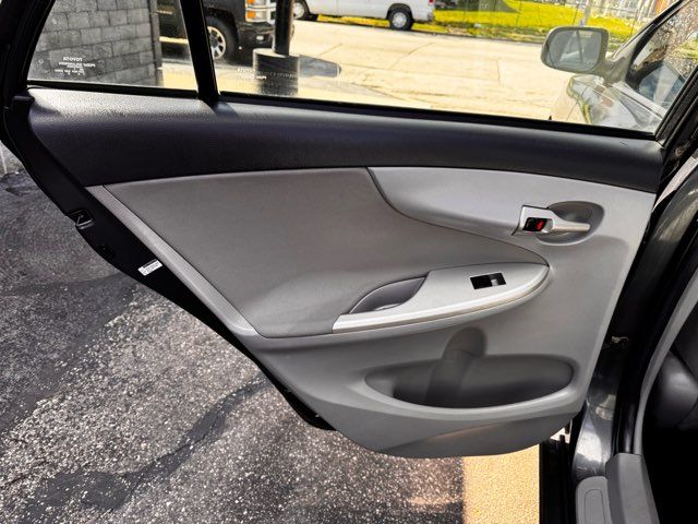 2011 Toyota Corolla LE