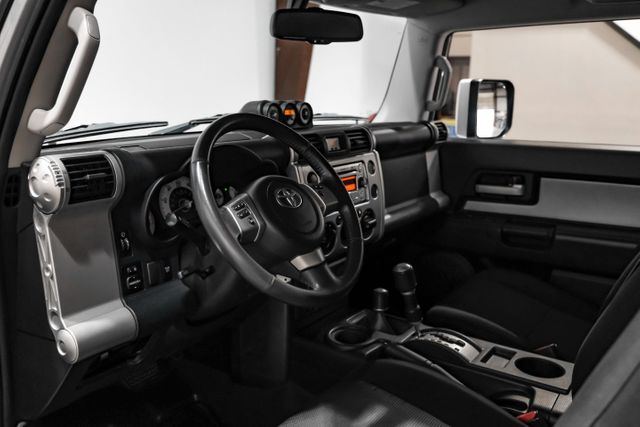 2011 Toyota FJ Cruiser Base