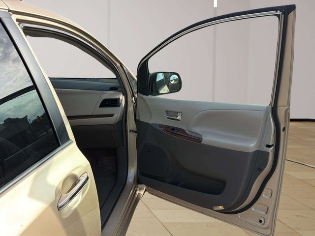 2011 Toyota Sienna XLE 8-Passenger | Alpharetta, GA | Star Motors 2011 Toyota Sienna XLE 8-Passenger | Alpharetta, GA | Star Motors