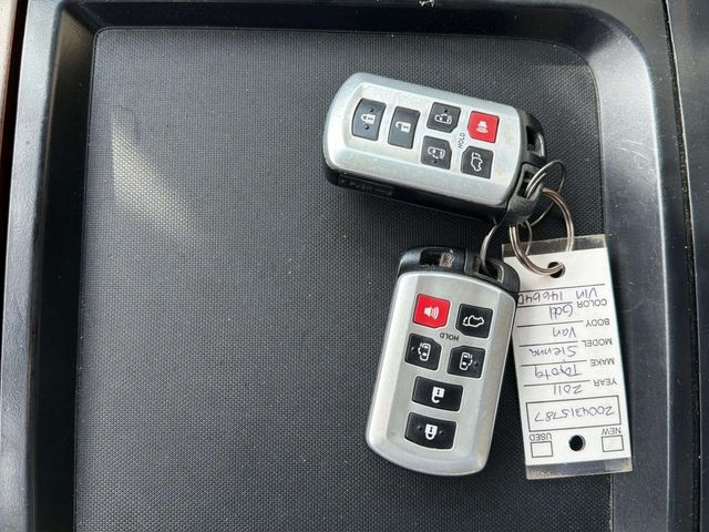 2011 Toyota Sienna XLE 8-Passenger | Alpharetta, GA | Star Motors