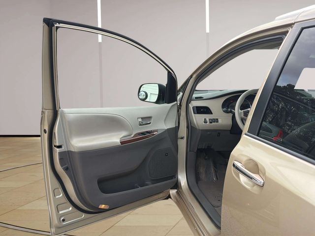 2011 Toyota Sienna XLE 8-Passenger | Alpharetta, GA | Star Motors