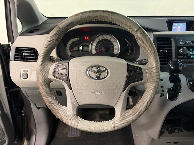2011 Toyota Sienna SE 8-Passenger