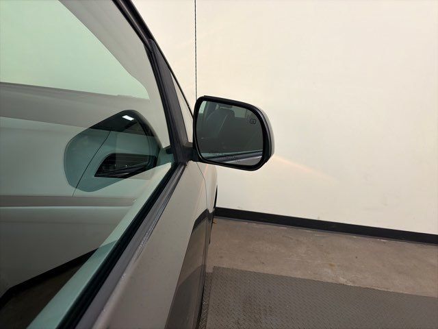 2011 Toyota Sienna SE 8-Passenger