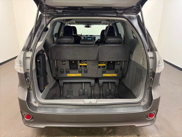 2011 Toyota Sienna SE 8-Passenger