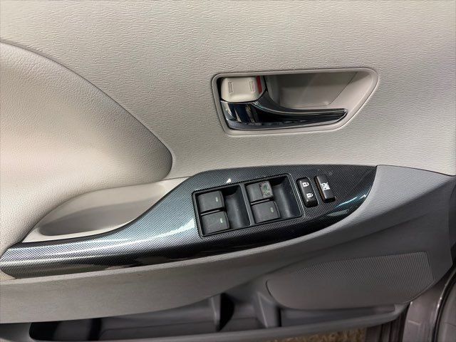 2011 Toyota Sienna SE 8-Passenger